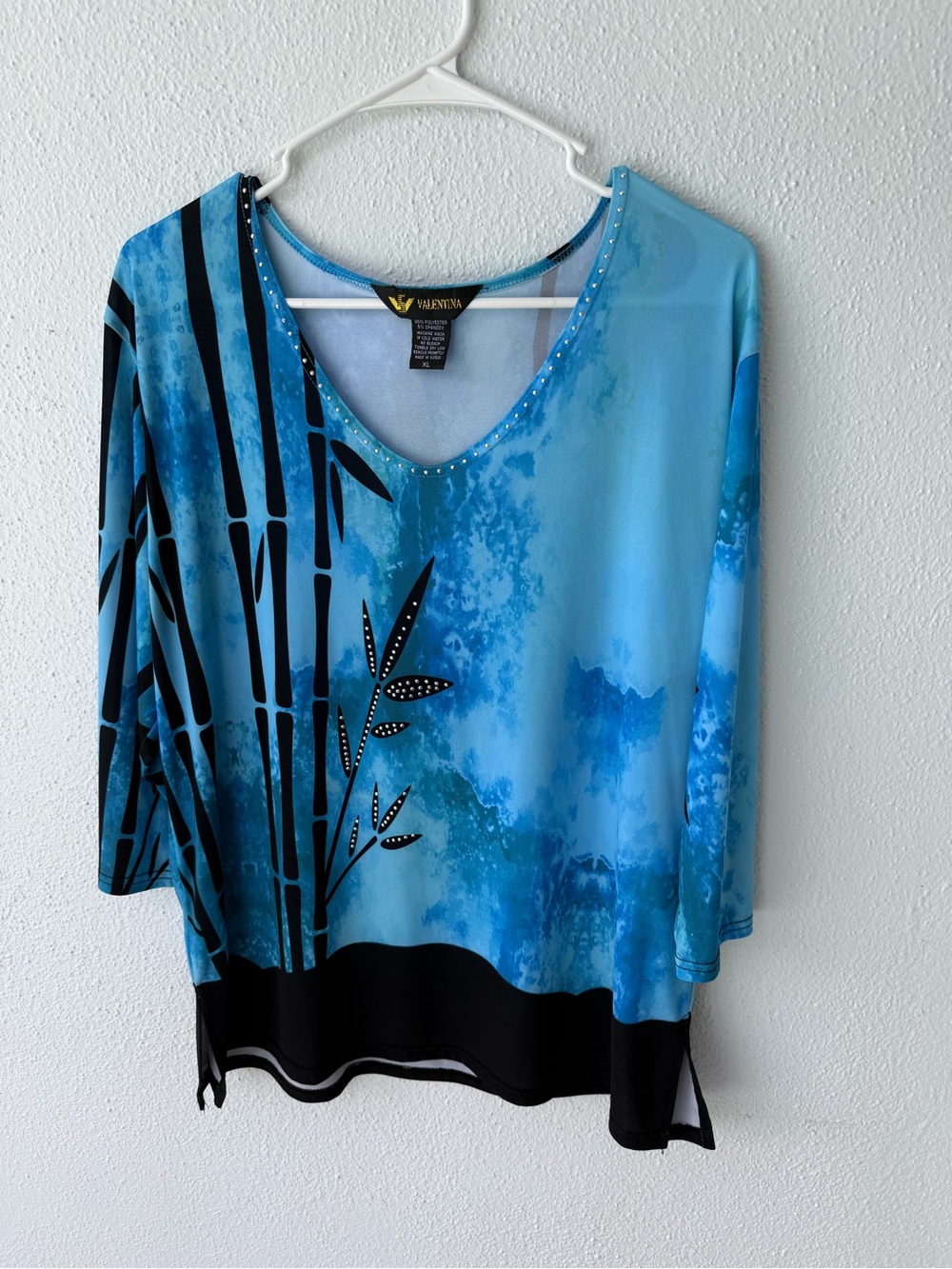 Valentina Blue Printed scoop V-Neck Tunic with Black Accents